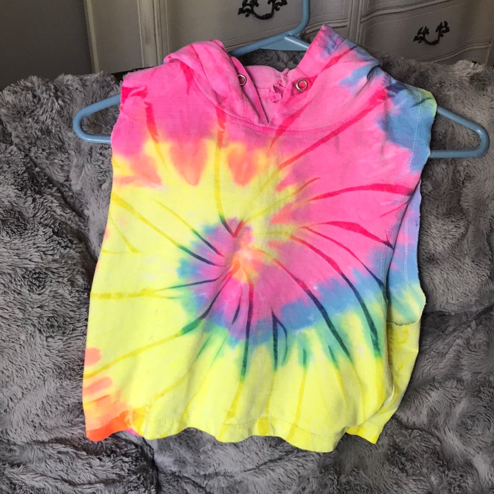Tye dye crop shirt with hood
